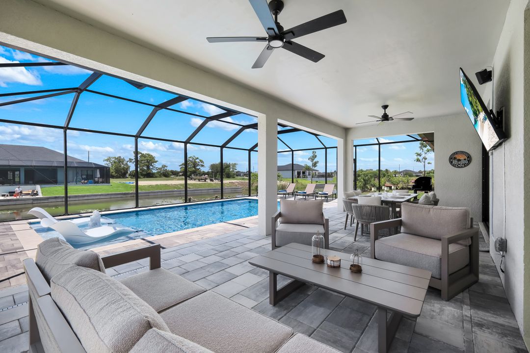 522 NE 5th Pl, Cape Coral, FL 33909