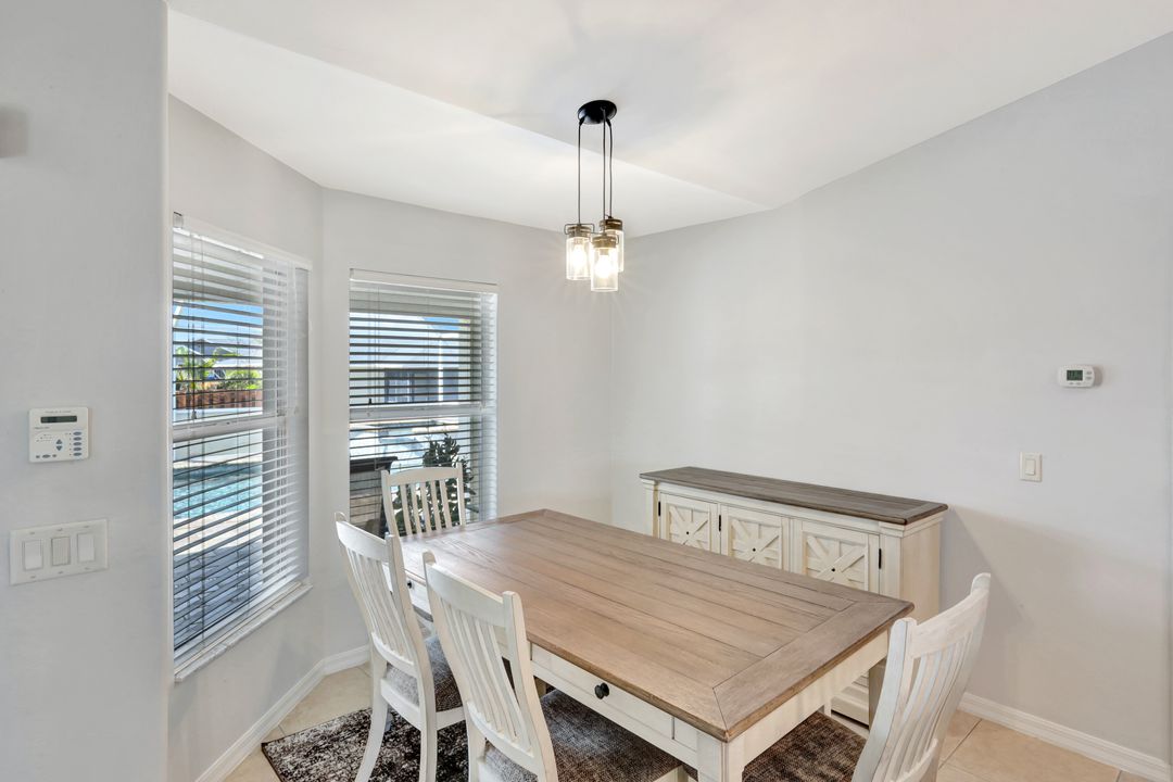 1904 NE 18th Pl, Cape Coral, FL 33909