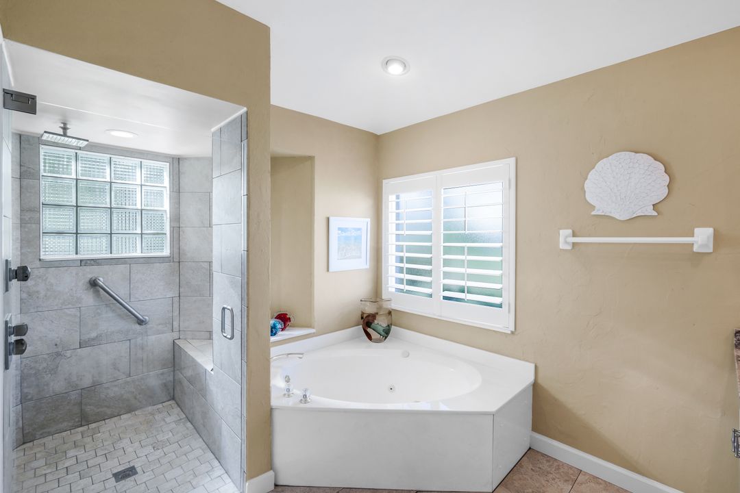 12633 Hunters Lakes Ct, Bonita Springs, FL 34135