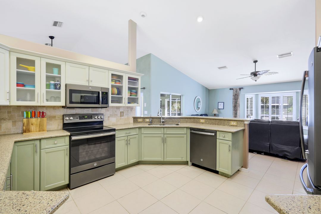 207 Plainfield St, Lehigh Acres, FL 33936