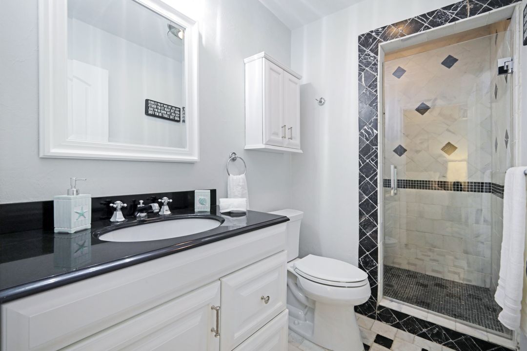 832 97th Ave N, Naples, FL 34108