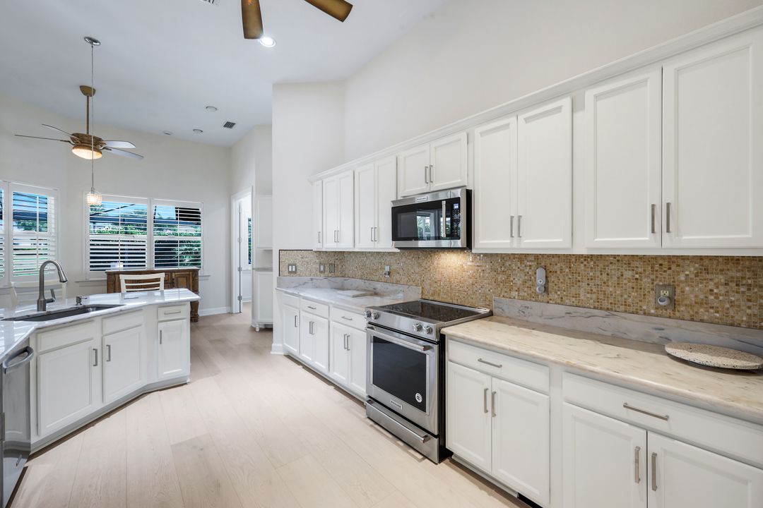 9684 Cobalt Cove Cir, Naples, FL 34120