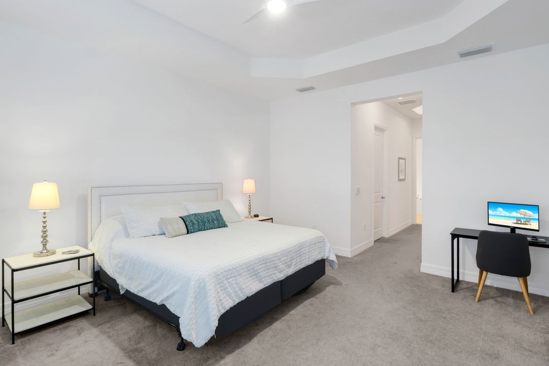 4549 Azalea Dr, Naples, FL 34119