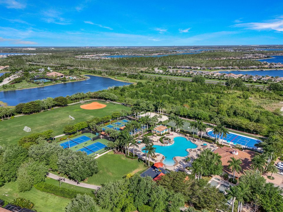 20626 Torre Del Lago St, Estero, FL 33928