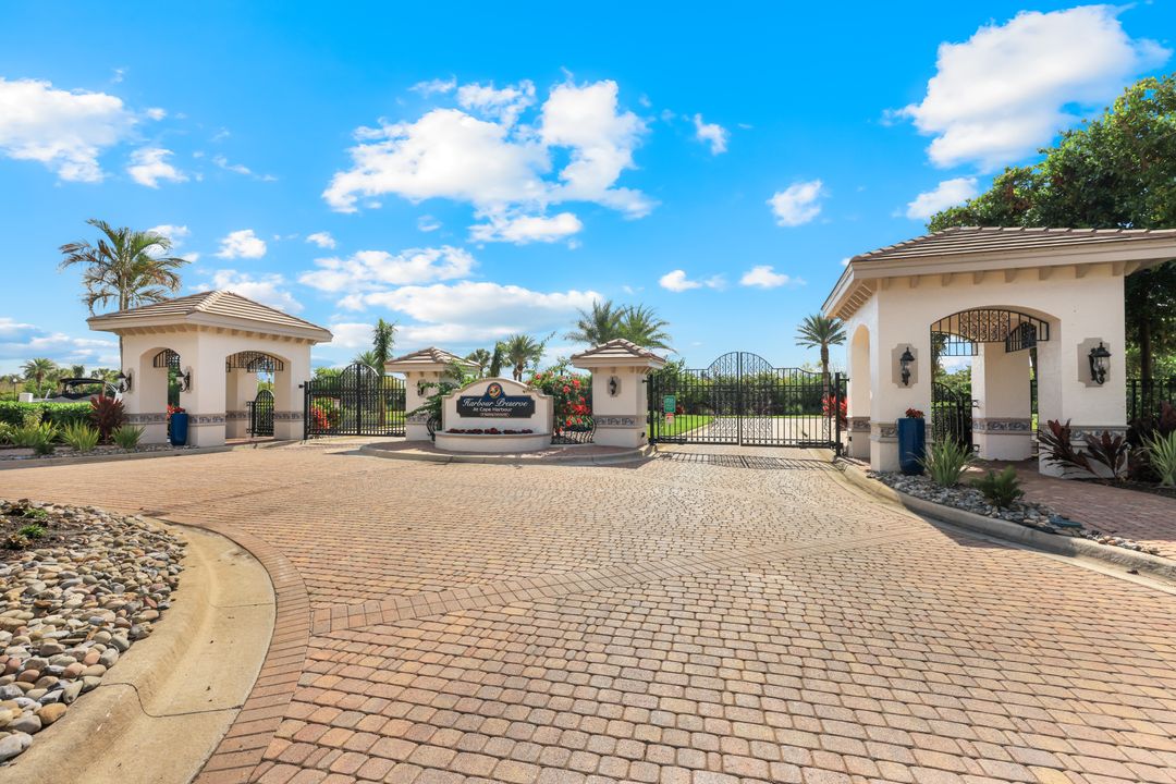 5858 Harbour Preserve Cir, Cape Coral, FL 33914