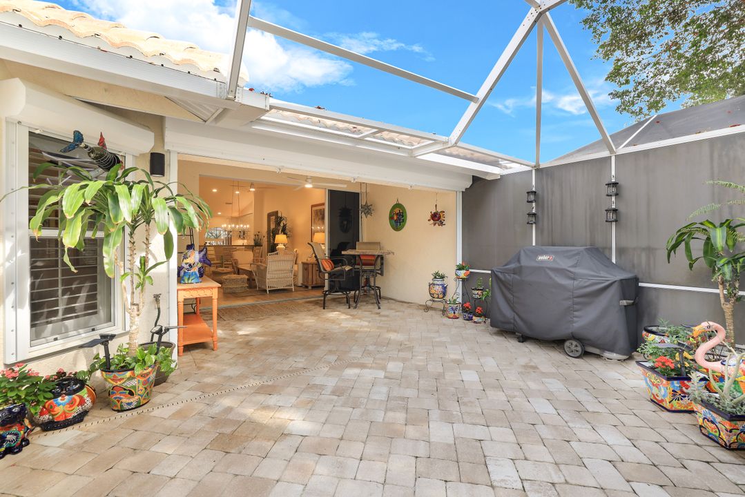780 Wiggins Bay Dr, Naples, FL 34110