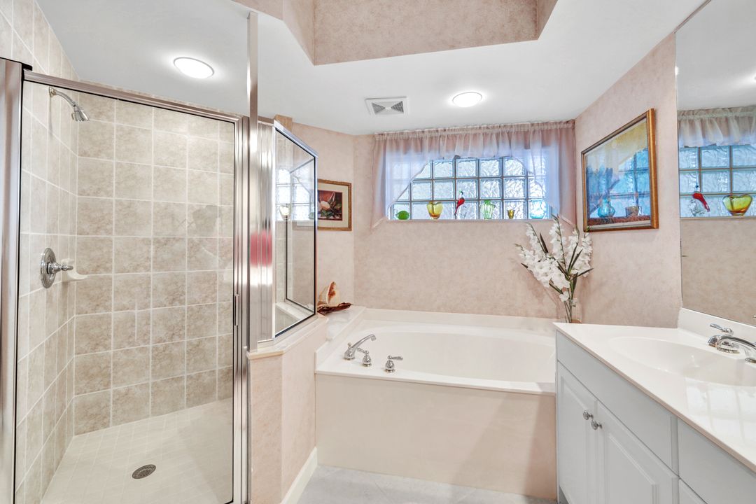 300 Dunes Blvd #1007, Naples, FL 34110