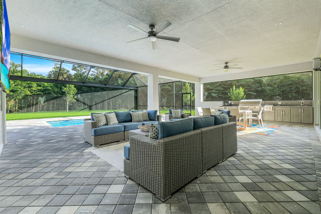 12083 Azalea Wy, Naples, FL 34120