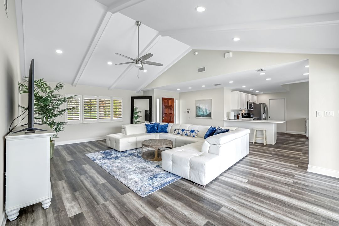 401 Capri Blvd, Naples, FL 34113