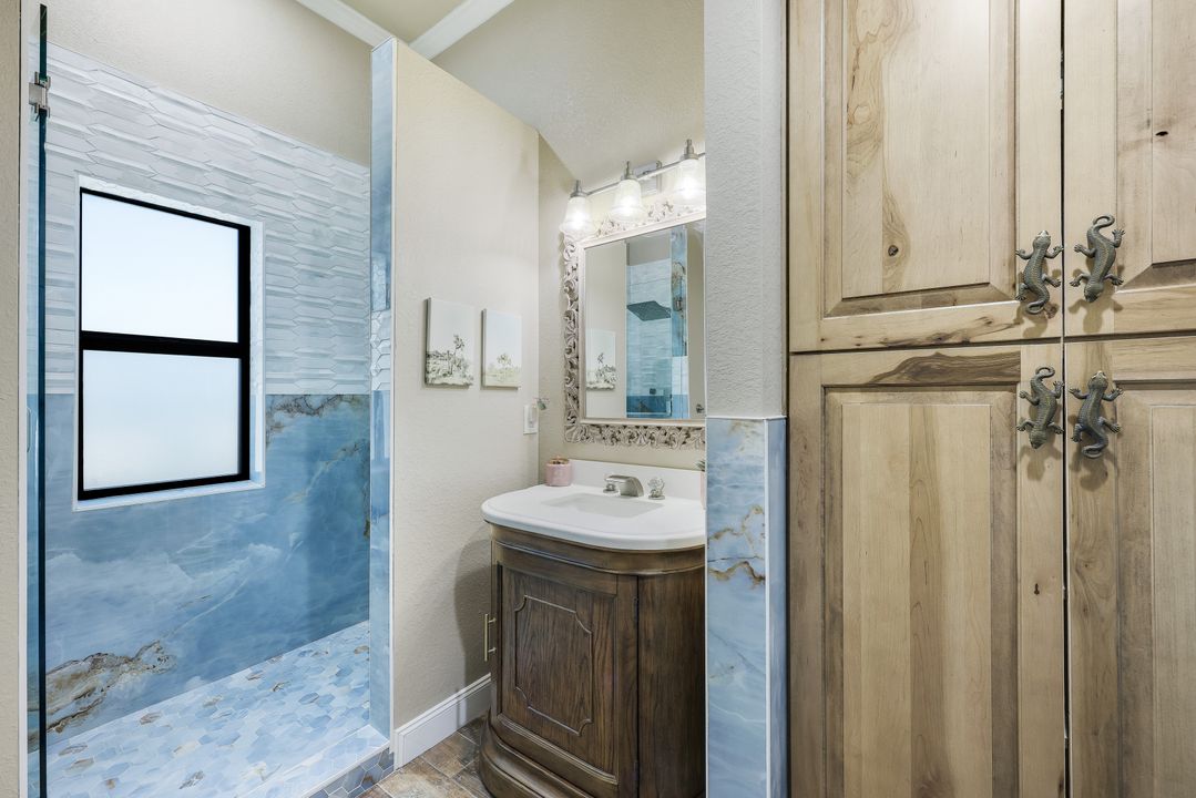 2709 NW 41st Ave, Cape Coral, FL 33993