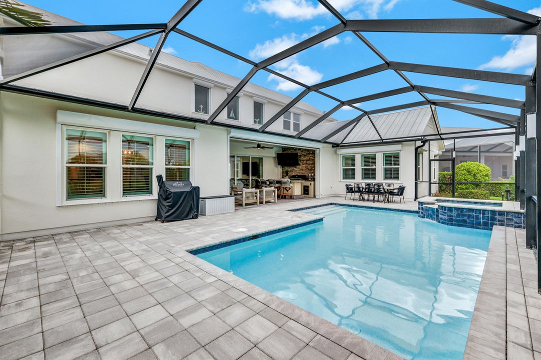 14832 Dockside Ln, Naples, FL 34114
