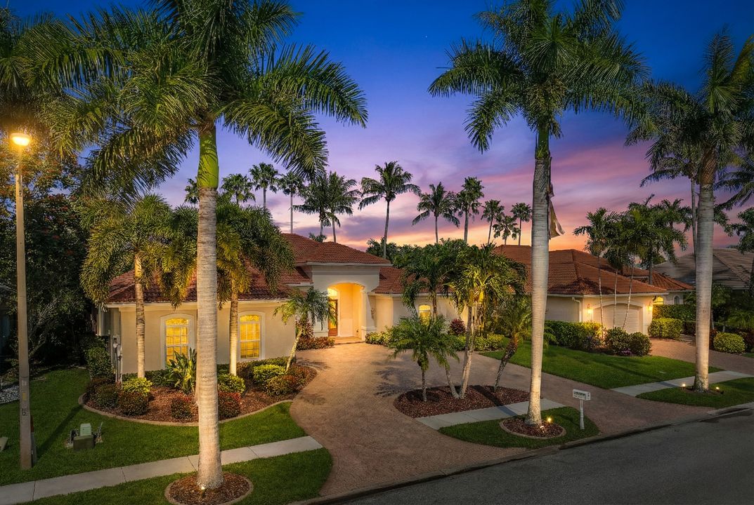 1817 Lagoon Ln, Cape Coral, FL 33914