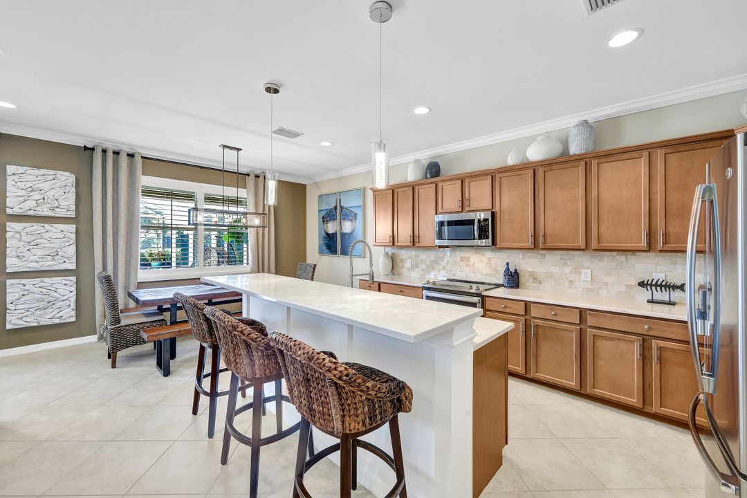 14554 Lanier Ct, Naples, FL 34114