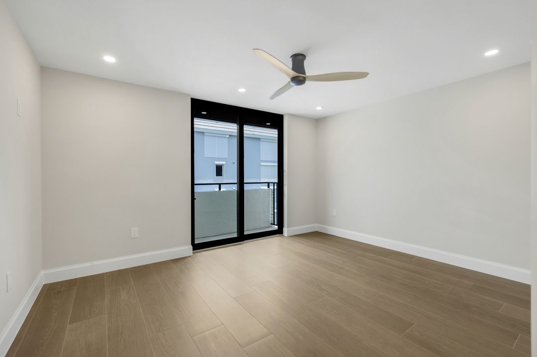 9715 Gulf Shore Dr #702, Naples, FL 34108