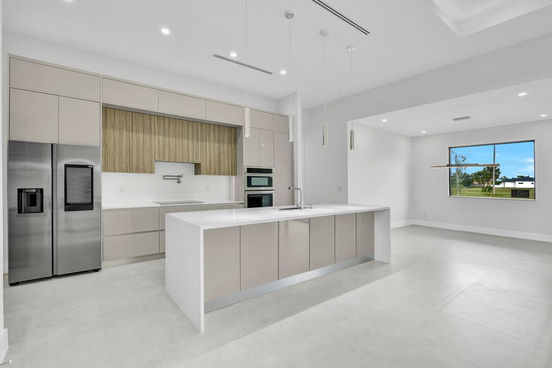 1901 NW 27th St, Cape Coral, FL 33993