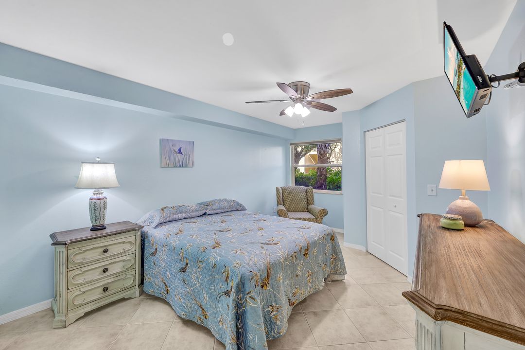 8960 Colonnades Ct E #916, Bonita Springs, FL 34135