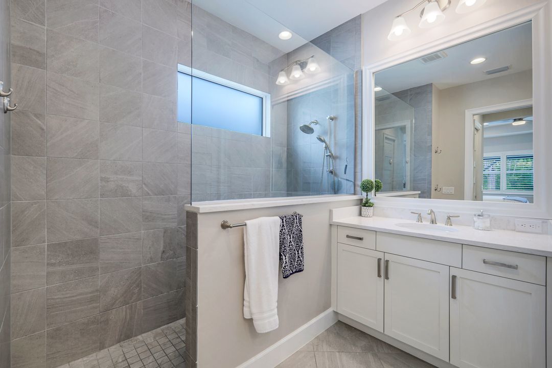 6323 Antigua Way, Naples, FL 34112