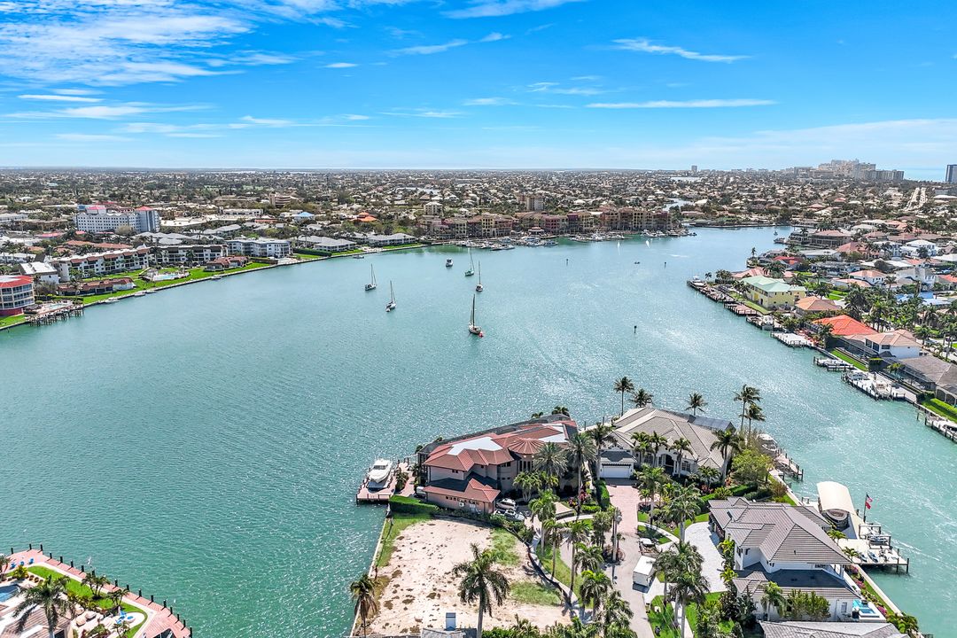 740 Rockport Ct, Marco Island, FL 34145