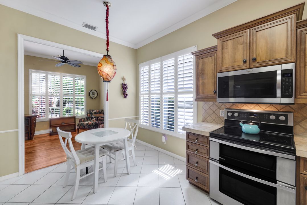1814 Leamington Ln, Naples, FL 34109