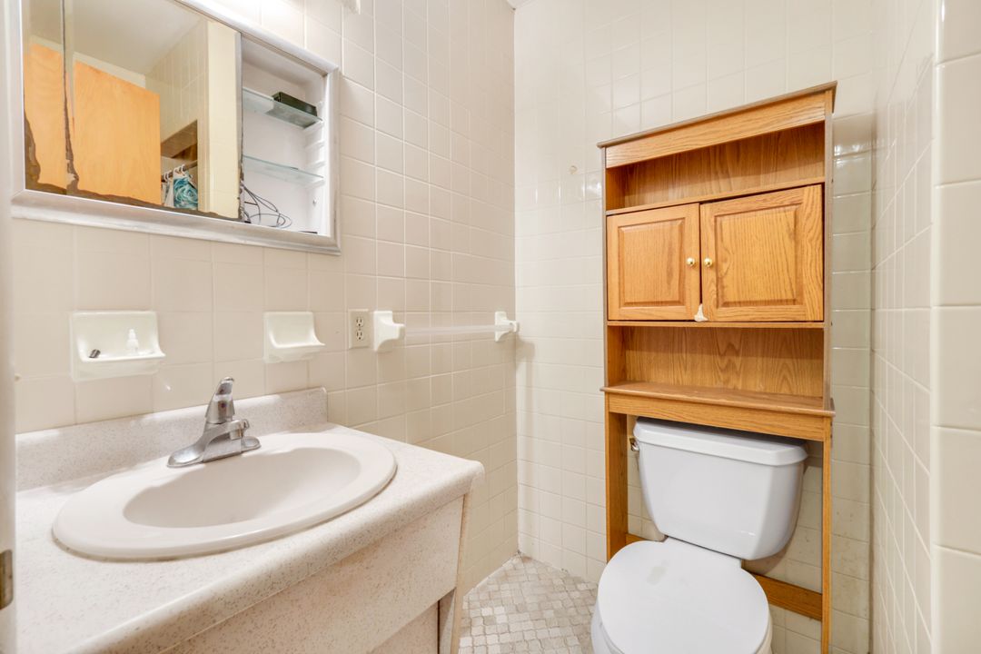 512 105th Ave N #1-2, Naples, FL 34108