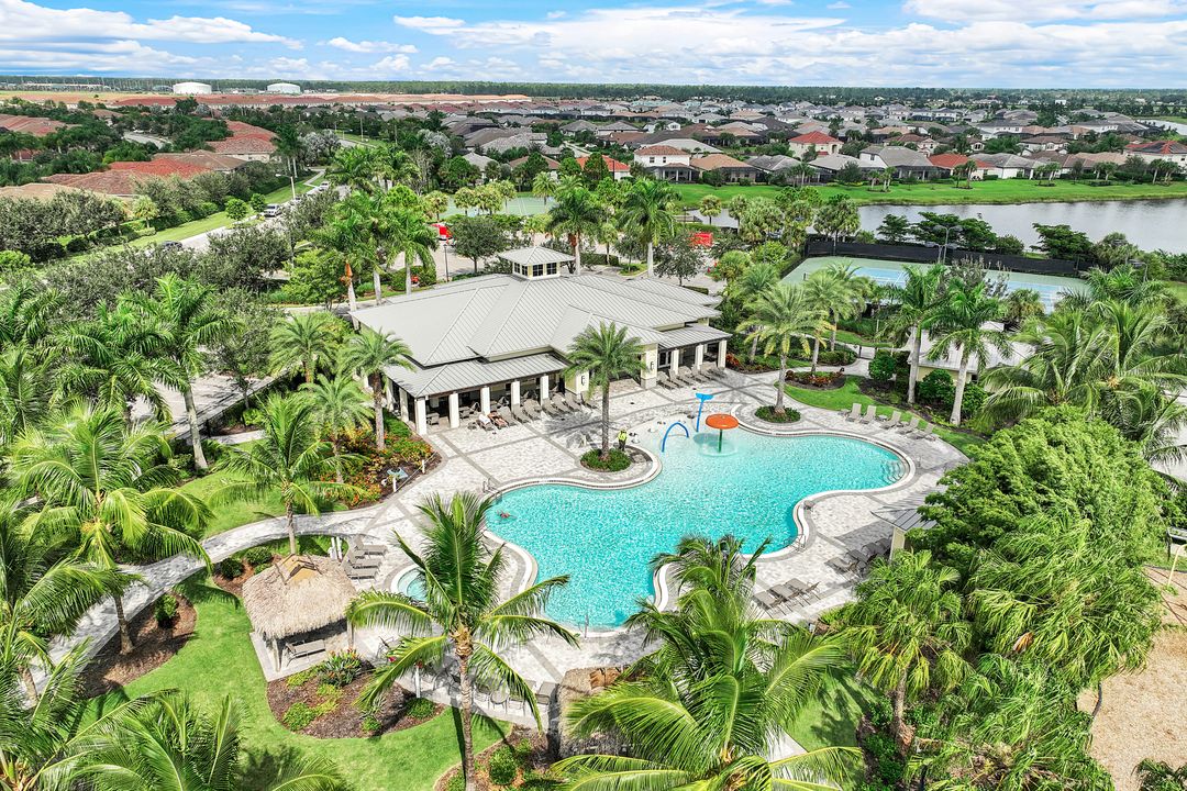 2214 Cara Cara Way, Naples, FL 34120