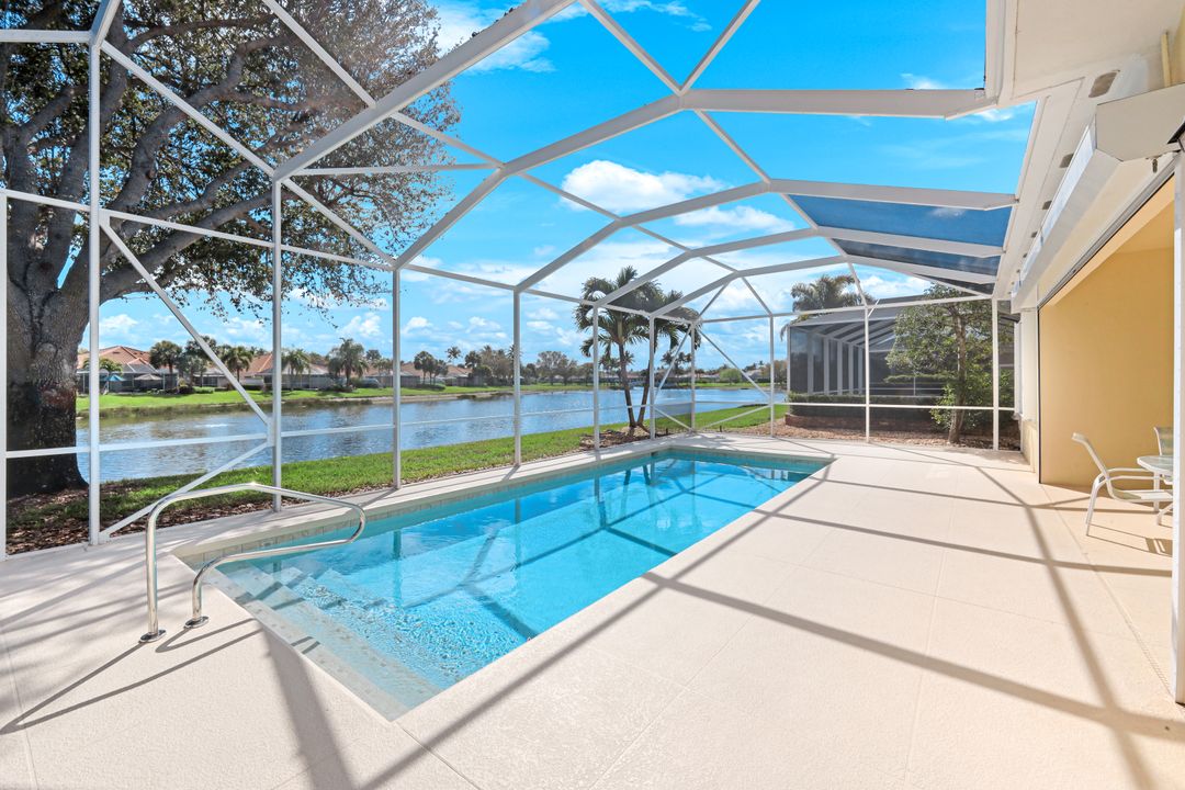 4322 Queen Elizabeth Way, Naples, FL 34119