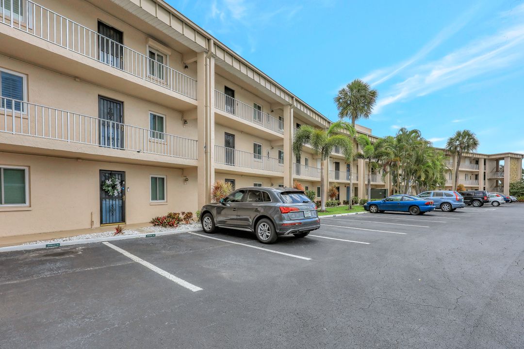 2264 Winkler Ave #204, Fort Myers, FL 33901