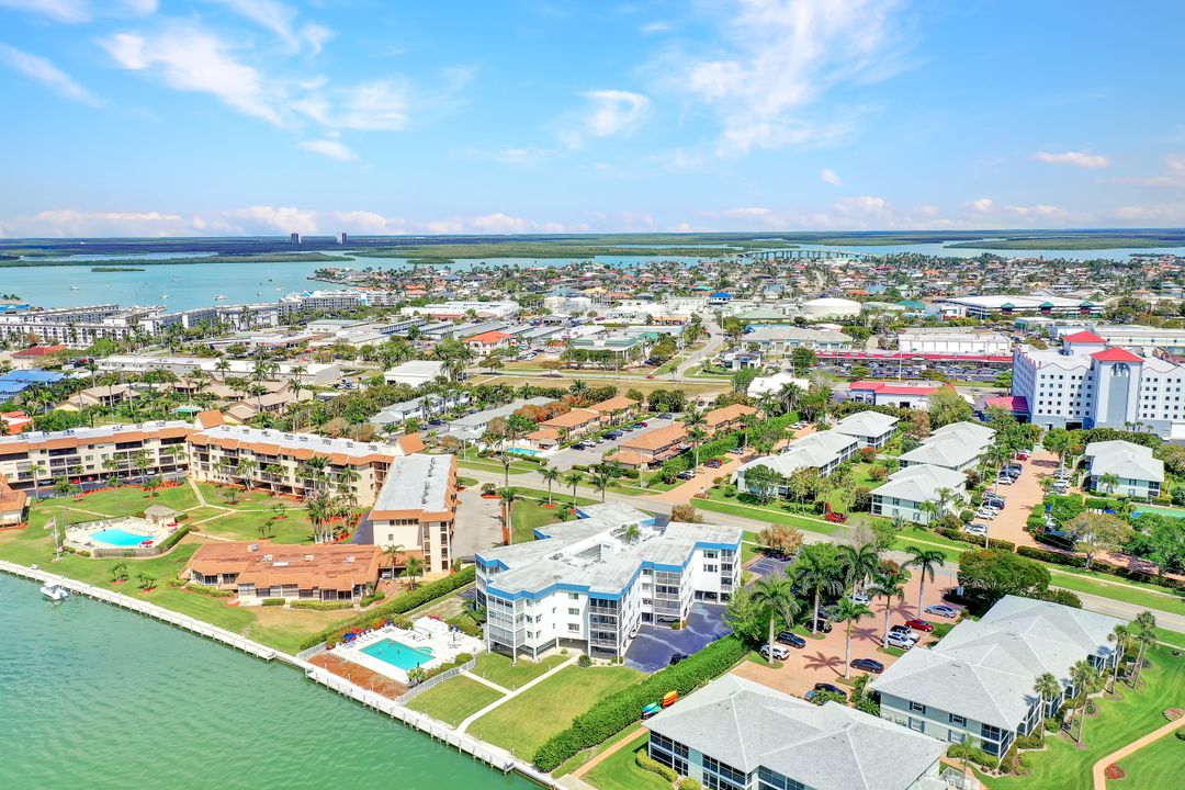 711 W Elkcam Cir #307, Marco Island, FL 34145