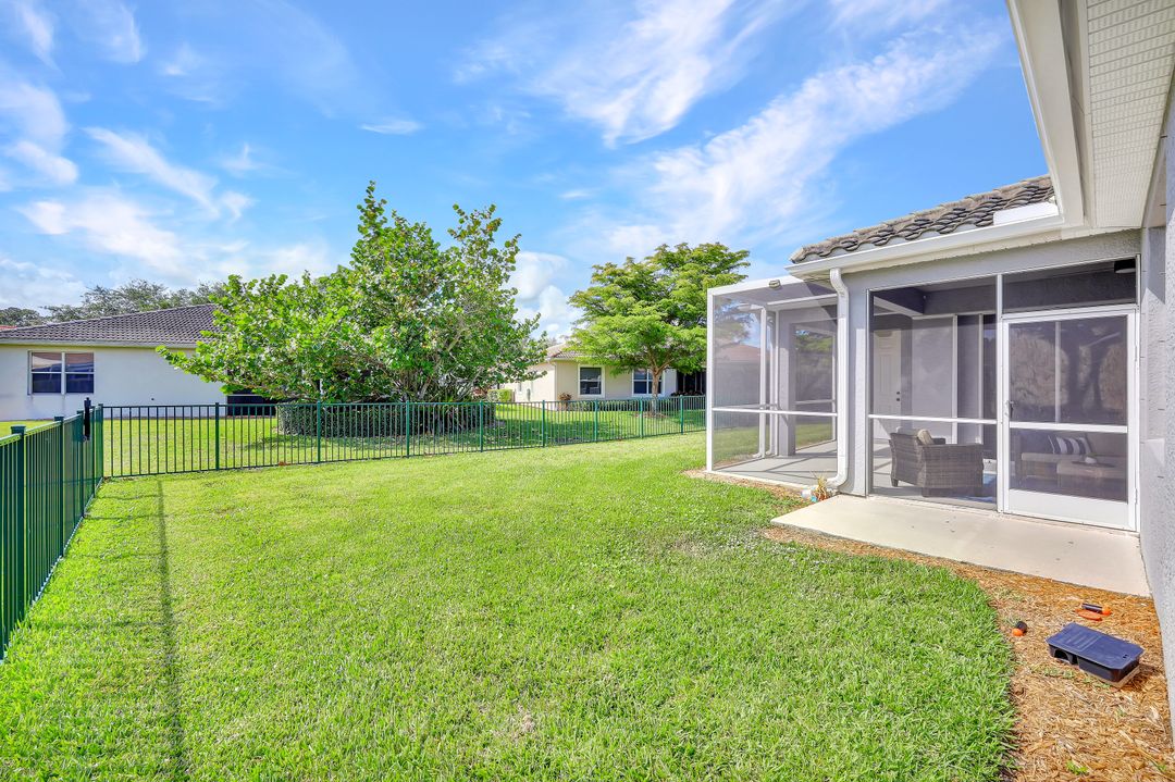 3967 Ruxton Rd, Naples, FL 34116