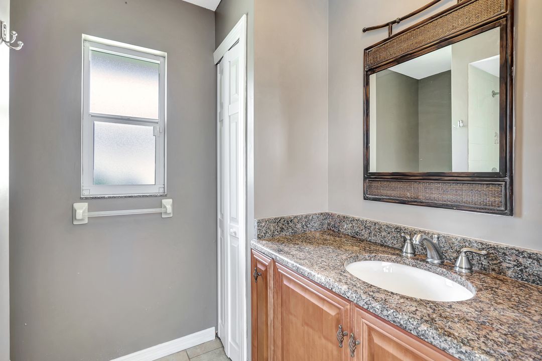 5012 SW 8th Pl, Cape Coral, FL 33914