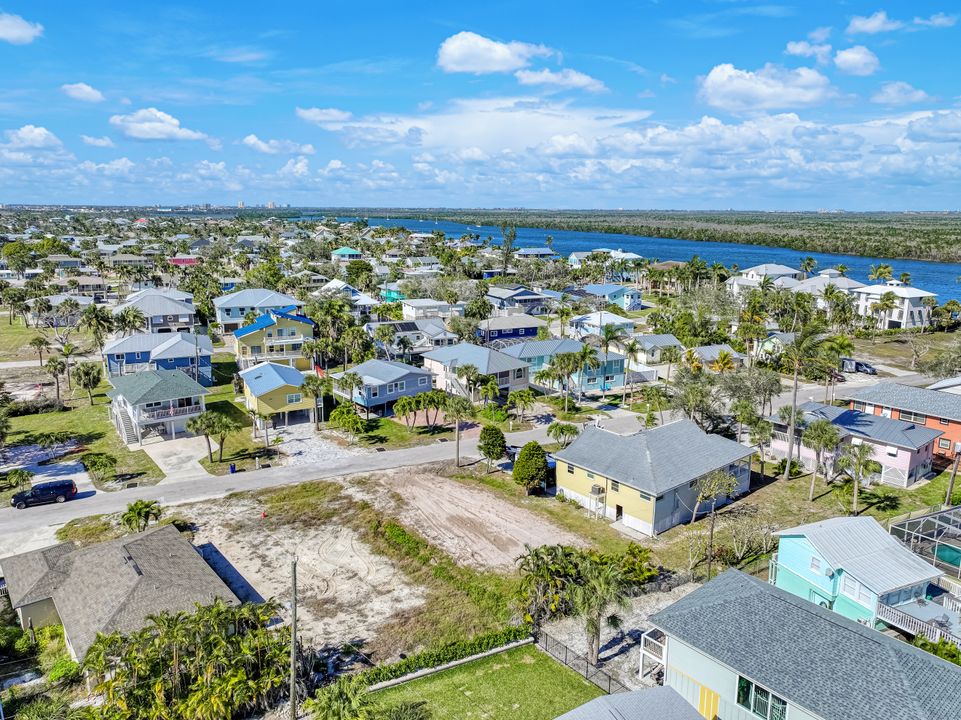 144 Hercules Dr, Fort Myers Beach, FL 33931