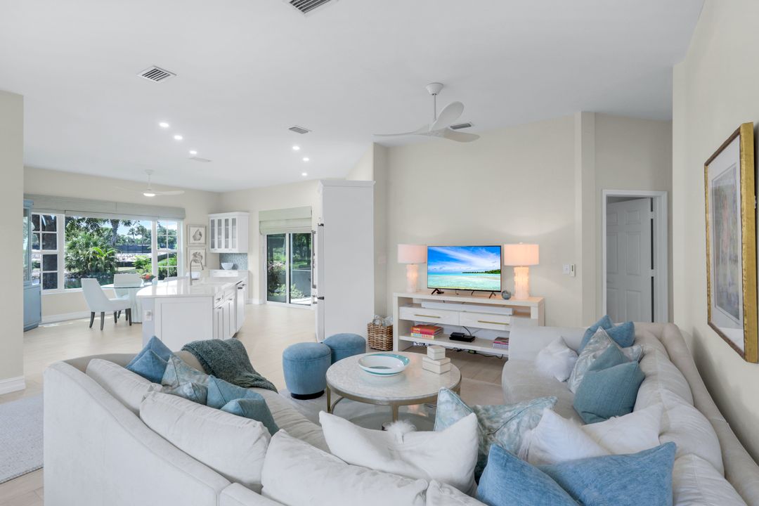 9172 Las Maderas Dr, Bonita Springs, FL 34135