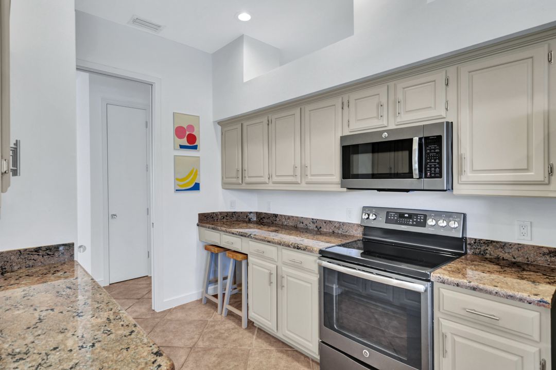 874 Wyndemere Way, Naples, FL 34105