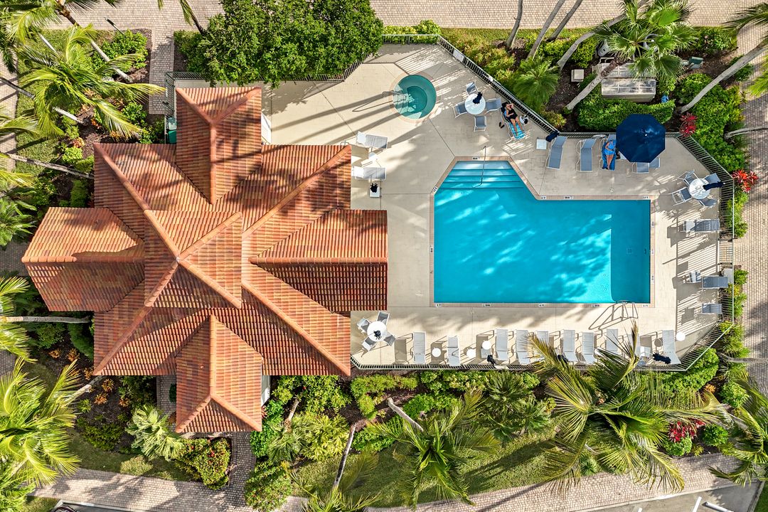 6009 Trophy Dr #802, Naples, FL 34110