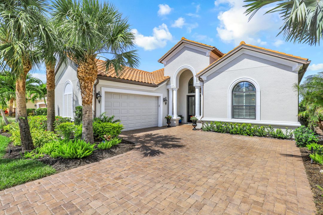 8828 Savona Ct, Naples, FL 34119