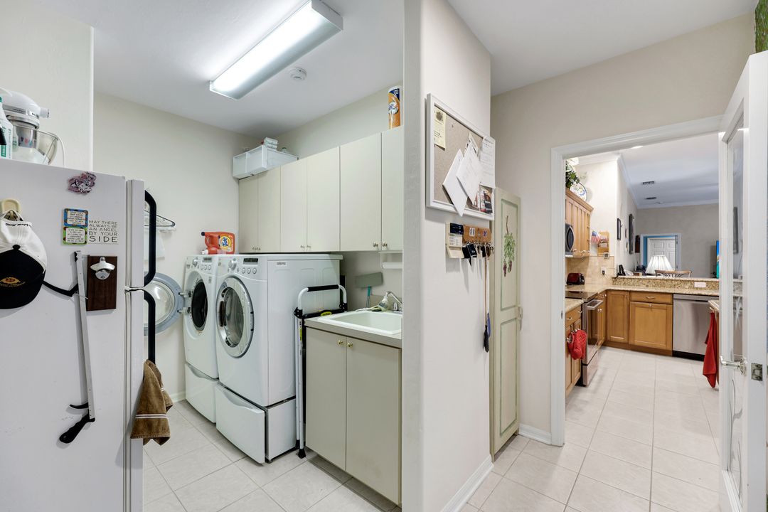 661 27th St NW, Naples, FL 34120