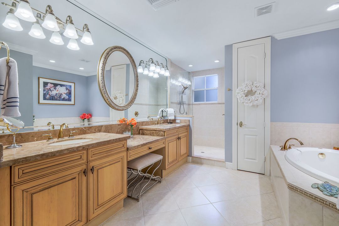 525 Avellino Isles Cir #33101, Naples, FL 34119