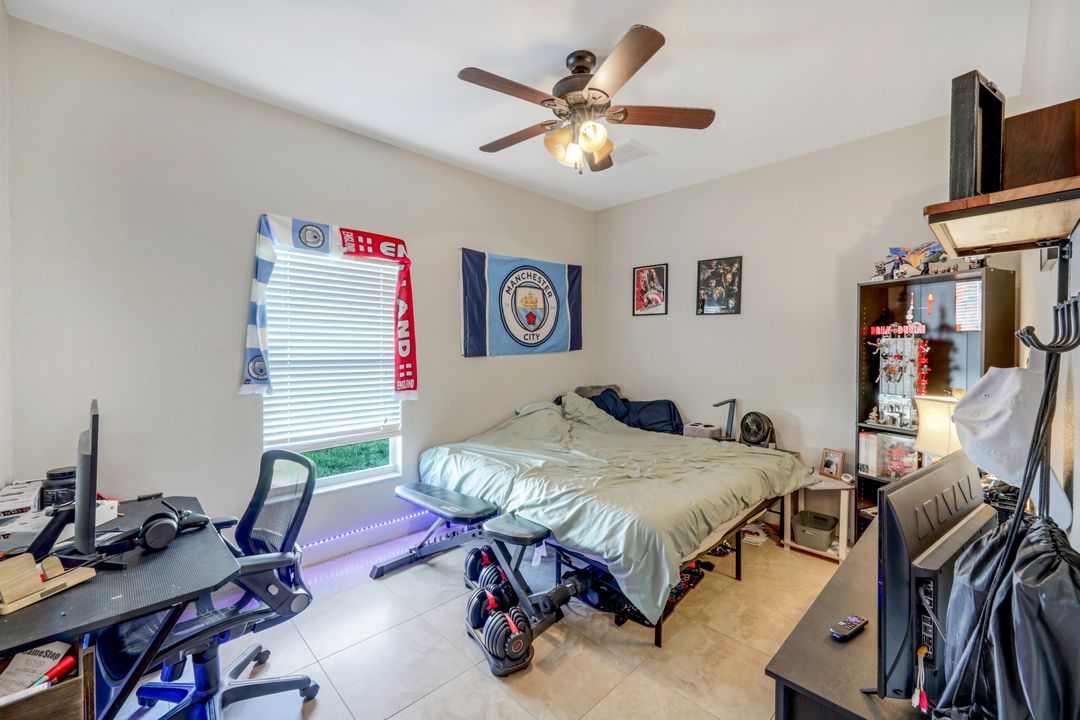 1302 SW 20th St, Cape Coral, FL 33991