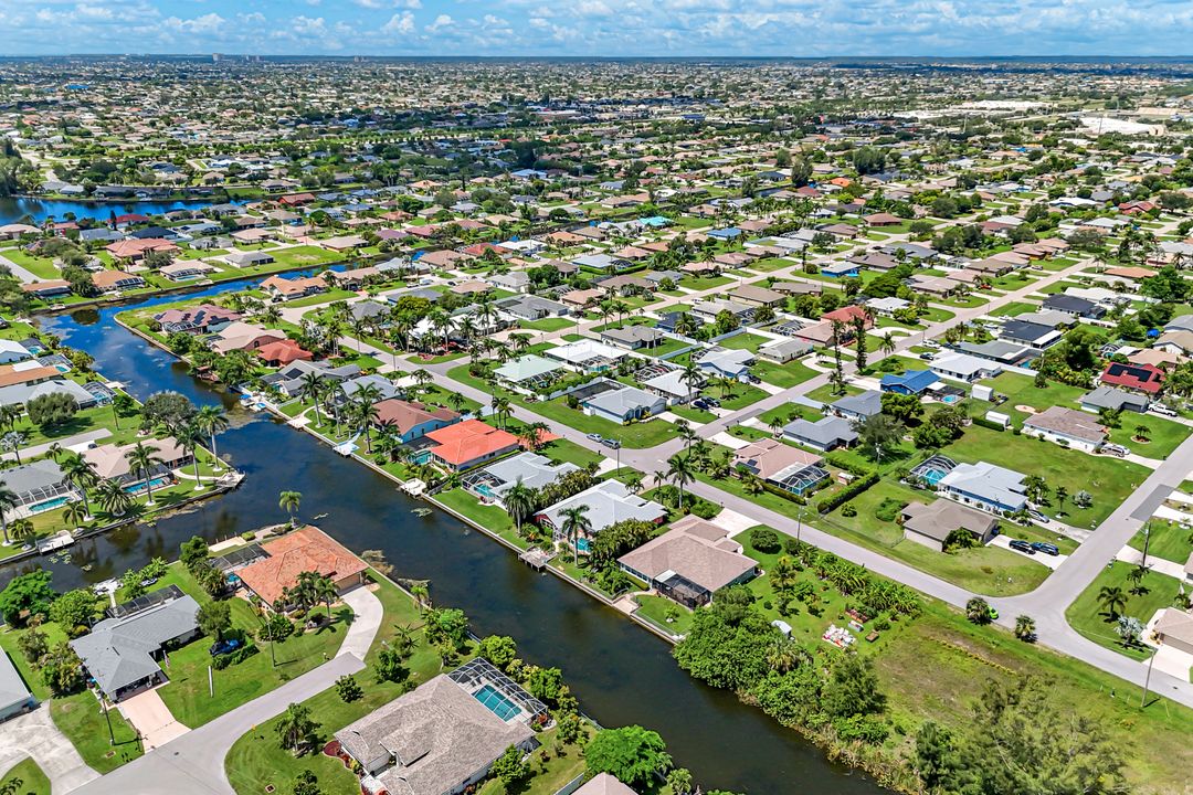 2143 SE 5th Ave, Cape Coral, FL 33990