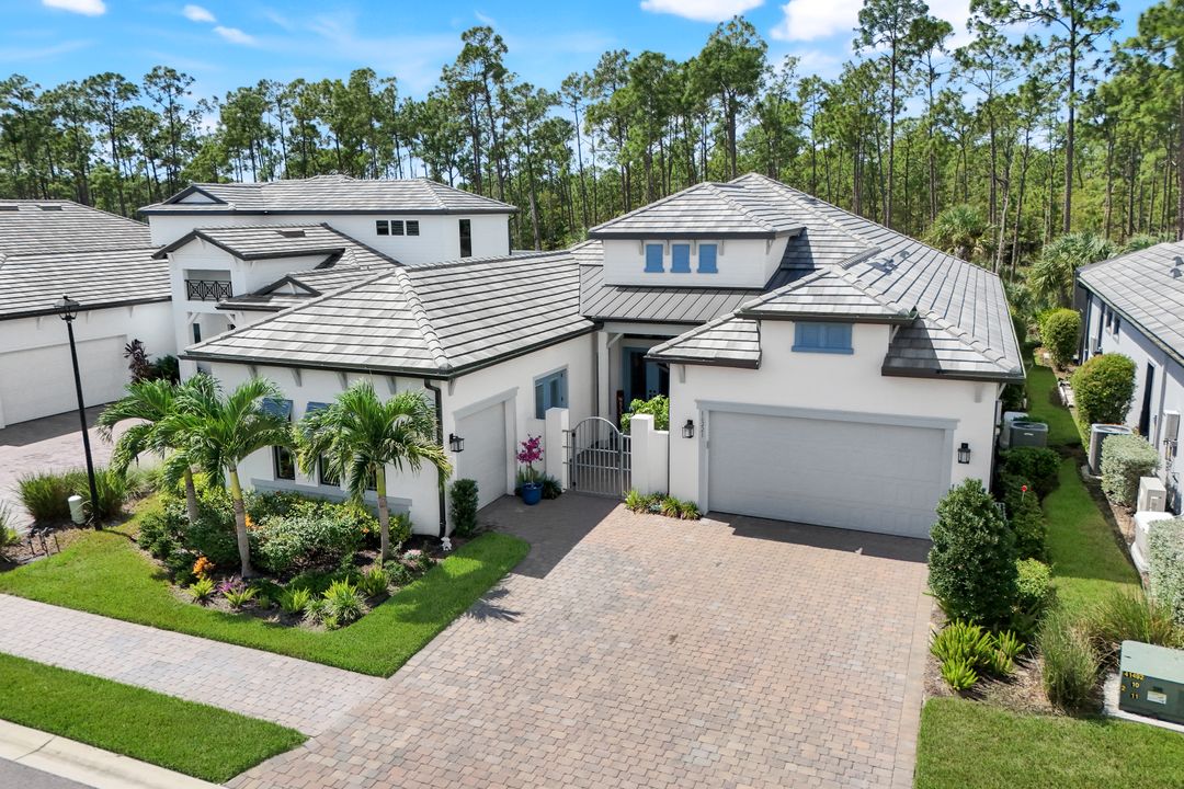 16221 Verilyn Cir, Naples, FL 34110