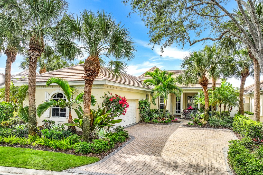 3671 Olde Cottage Ln, Bonita Springs, FL 34134
