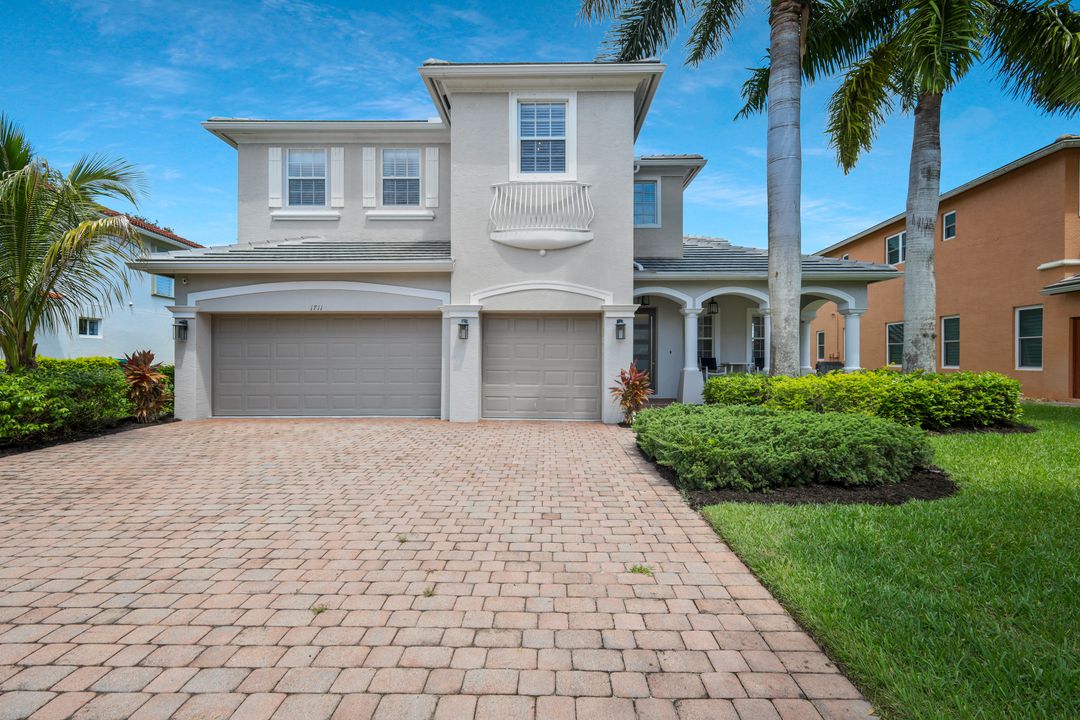 1711 Sarazen Pl, Naples, FL 34120