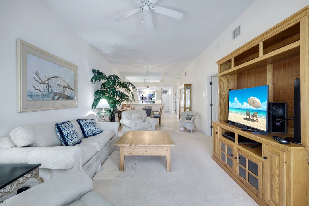 2036 Cascades Dr #7, Naples, FL 34112