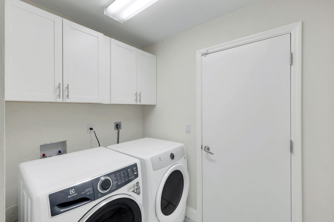 7661 San Sebastian Way, Naples, FL 34109