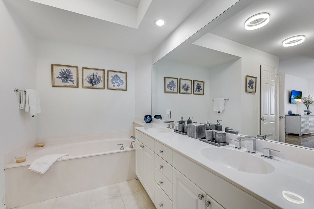 400 Flagship Dr #705, Naples, FL 34108