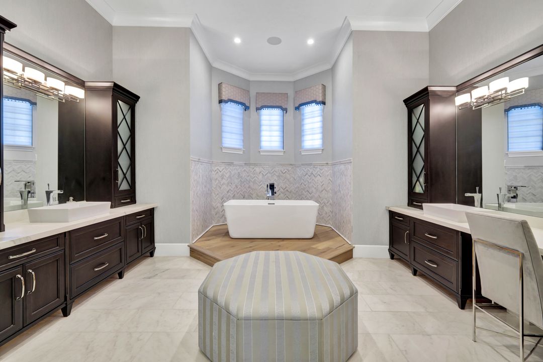 16988 Fairgrove Way, Naples, FL 34110