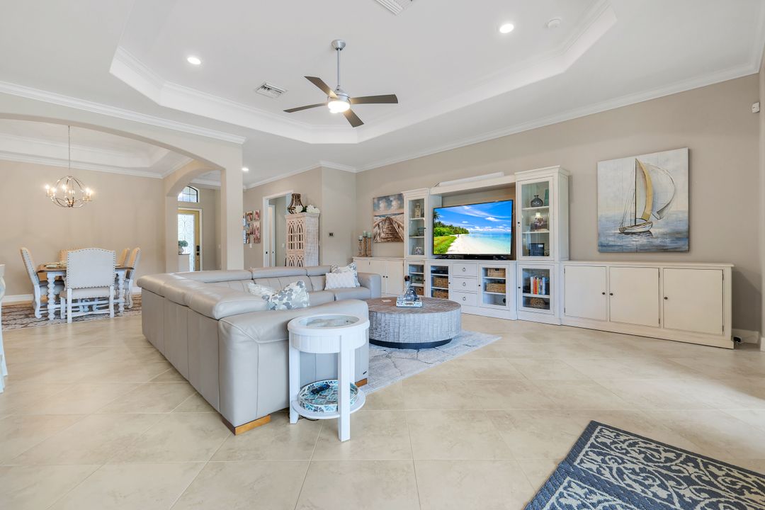 12832 Kinross Ln, Naples, FL 34120