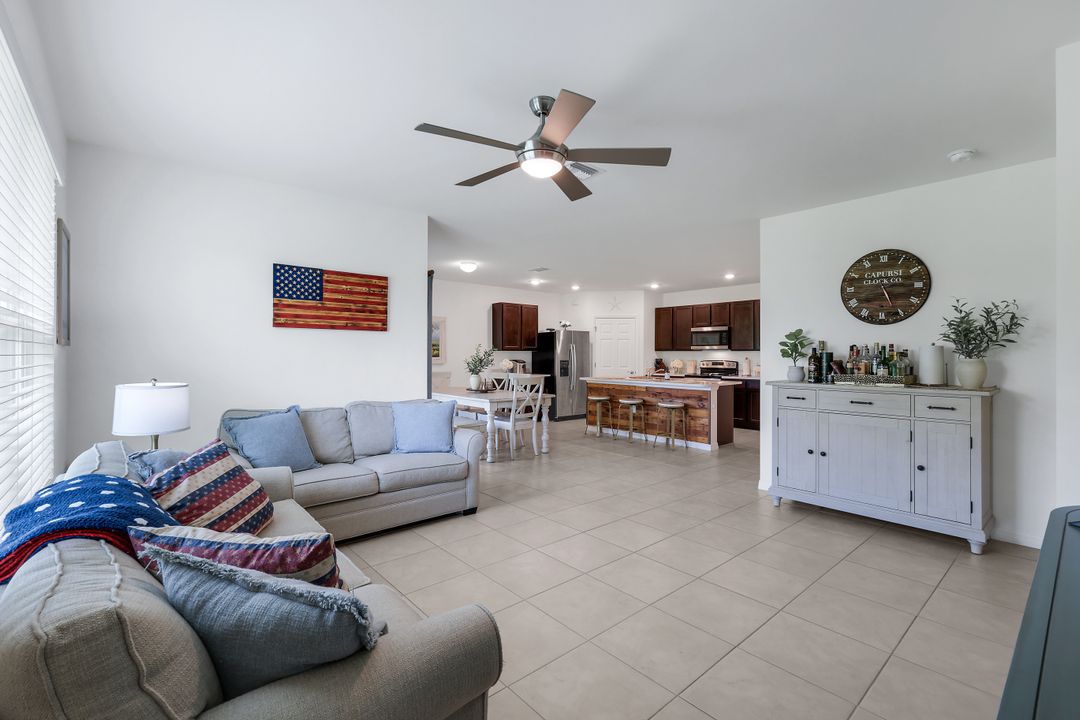2816 Zaragoza Ct, Cape Coral, FL 33909