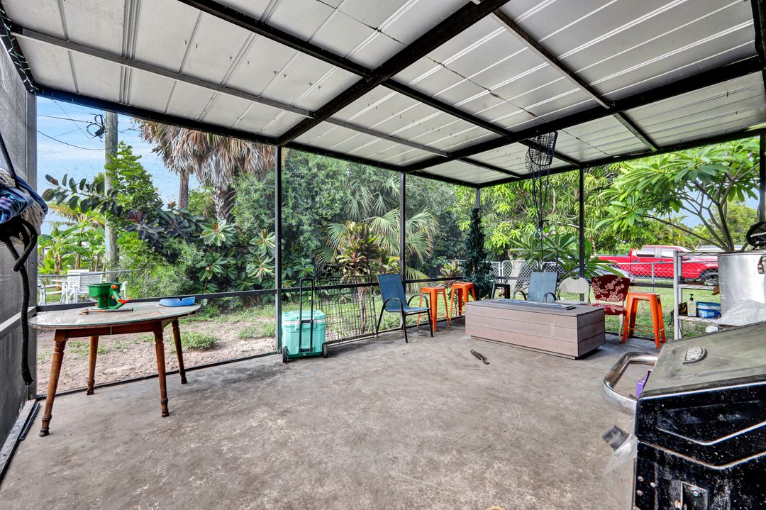 225 Cape Coral Pkwy E, Cape Coral, FL 33904
