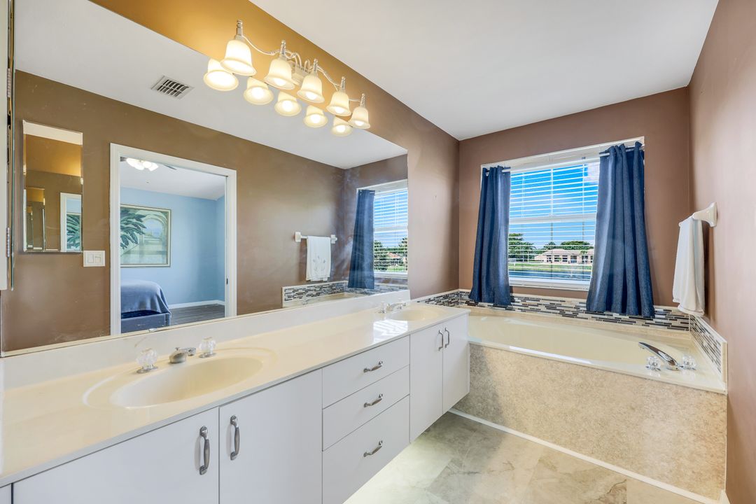 13760 Silver Lake Ct, Fort Myers, FL 33912